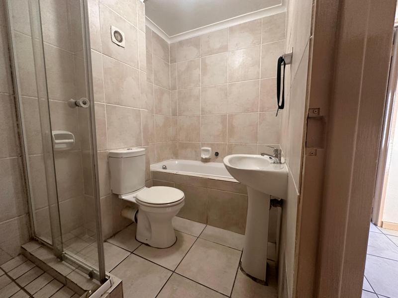 2 Bedroom Property for Sale in Gordons Bay Western Cape